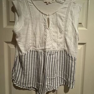 Skies Are Blue Textured White Top